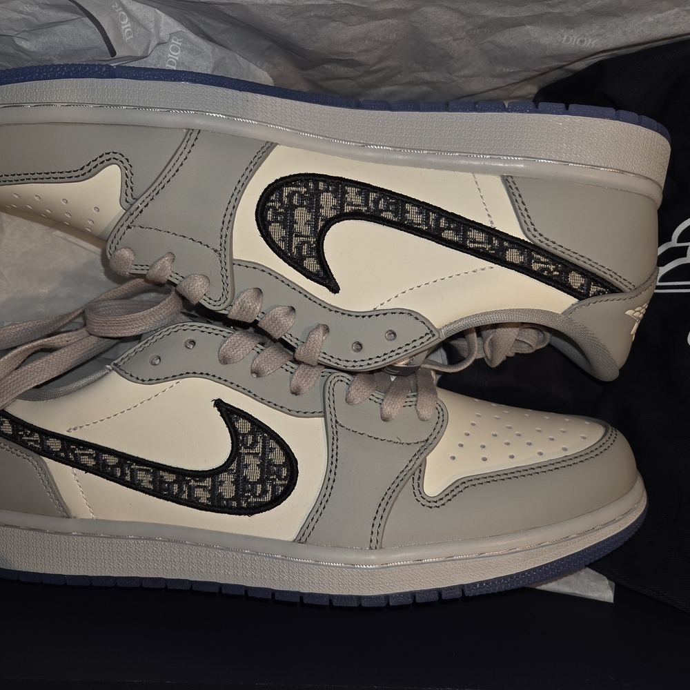 Jordan 1 Retro Low Dior Sneakers - Picture 1 of 7
